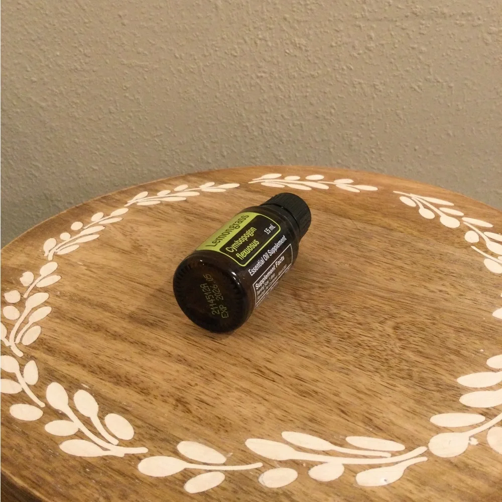 DoTERRA Lemongrass Essential Oil - Picture 3 of 4